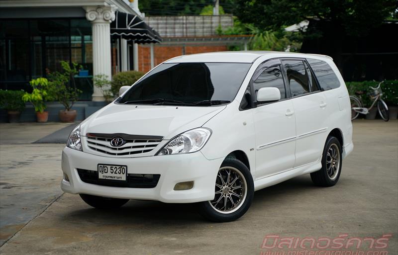 รถตู้มือสอง TOYOTA INNOVA รถปี 2011