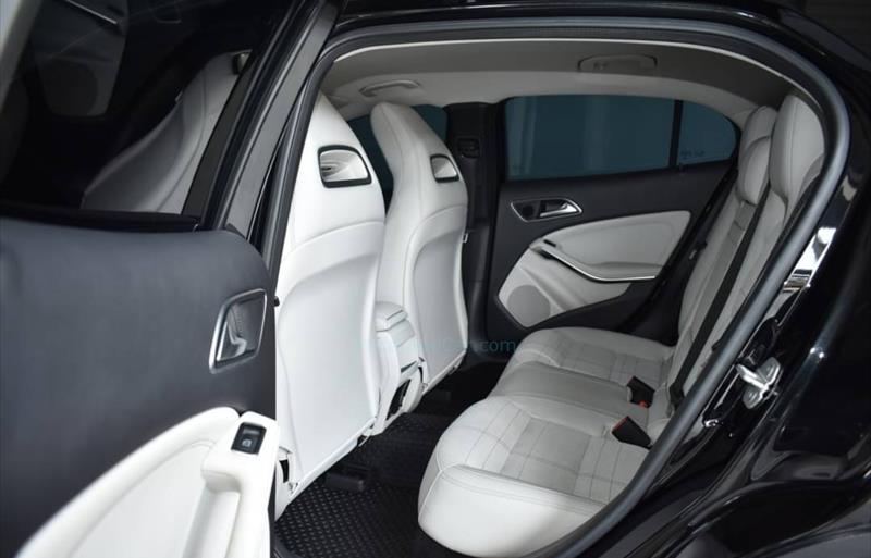 ขายรถเก๋งมือสอง-mercedes-benz-เมอร์เซเดสเบนซ์-gla200-รถปี2014-รหัส76589-327ee855.jpg ขายรถเก๋งมือสอง-mercedes-benz-เมอร์เซเดสเบนซ์-gla200-รถปี2014-รหัส76589-327ee855.jpg
