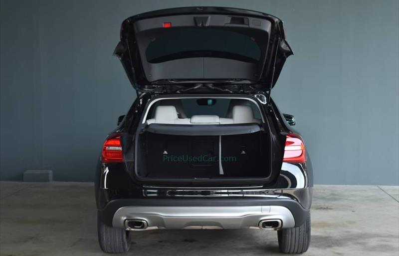 ขายรถเก๋งมือสอง-mercedes-benz-เมอร์เซเดสเบนซ์-gla200-รถปี2014-รหัส76589-f05a1b38.jpg ขายรถเก๋งมือสอง-mercedes-benz-เมอร์เซเดสเบนซ์-gla200-รถปี2014-รหัส76589-f05a1b38.jpg