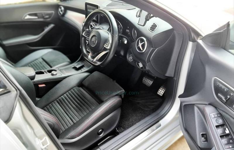 ขายรถเก๋งมือสอง-mercedes-benz-เมอร์เซเดสเบนซ์-cla250-amg-ซีแอลเอสองห้าศูนย์-เอเอ็มจี-รถปี2016-รหัส76639-6036eda2.jpg ขายรถเก๋งมือสอง-mercedes-benz-เมอร์เซเดสเบนซ์-cla250-amg-ซีแอลเอสองห้าศูนย์-เอเอ็มจี-รถปี2016-รหัส76639-6036eda2.jpg