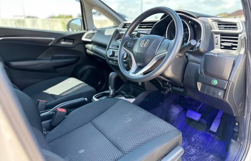 ขายรถเก๋งมือสอง-honda-ฮอนด้า-jazz-แจ๊ส-รถปี2020-รหัส76644-70543cbe.jpg ขายรถเก๋งมือสอง-honda-ฮอนด้า-jazz-แจ๊ส-รถปี2020-รหัส76644-70543cbe.jpg