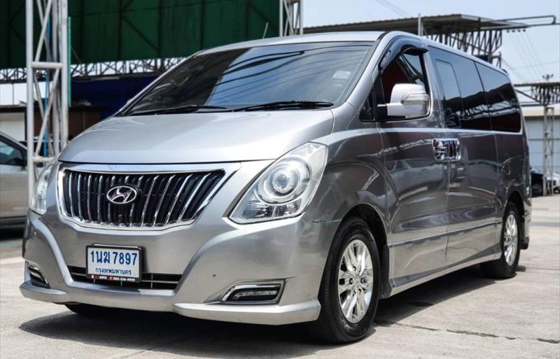 รถตู้มือสอง HYUNDAI H-1 รถปี 2014