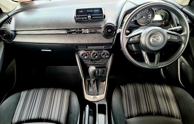 ขายรถเก๋งมือสอง-mazda-มาสด้า-2-สอง-รถปี2019-รหัส76857-4baa6c60.jpg ขายรถเก๋งมือสอง-mazda-มาสด้า-2-สอง-รถปี2019-รหัส76857-4baa6c60.jpg