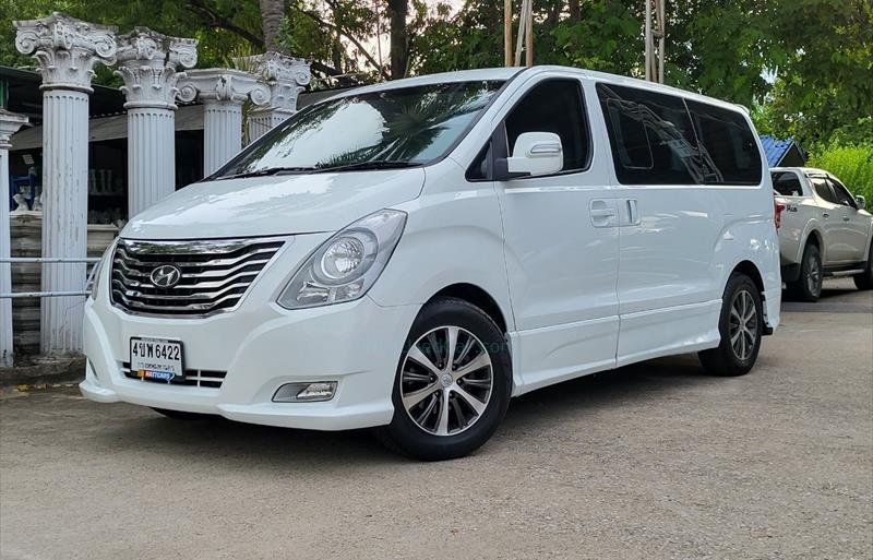 รถตู้มือสอง HYUNDAI GRAND STAREX 2.5 VIP รถปี2011 รถตู้มือสอง HYUNDAI GRAND STAREX 2.5 VIP รถปี2011