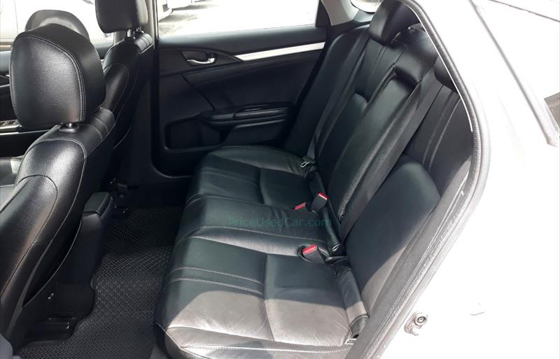 ขายรถเก๋งมือสอง-honda-ฮอนด้า-civic-ซีวิค-รถปี2018-รหัส76923-e9b68870.jpg ขายรถเก๋งมือสอง-honda-ฮอนด้า-civic-ซีวิค-รถปี2018-รหัส76923-e9b68870.jpg