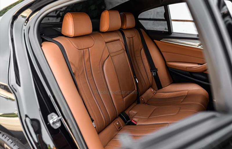 ขายรถเก๋งมือสอง-bmw-บีเอ็มดับบลิว-520d-ห้าสองศูนย์ดี-รถปี2018-รหัส76933-9574e7d9.jpg ขายรถเก๋งมือสอง-bmw-บีเอ็มดับบลิว-520d-ห้าสองศูนย์ดี-รถปี2018-รหัส76933-9574e7d9.jpg