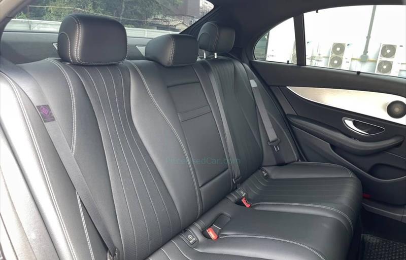 ขายรถเก๋งมือสอง-mercedes-benz-เมอร์เซเดสเบนซ์-e220-รถปี2021-รหัส76946-6de2b9f4.jpg ขายรถเก๋งมือสอง-mercedes-benz-เมอร์เซเดสเบนซ์-e220-รถปี2021-รหัส76946-6de2b9f4.jpg