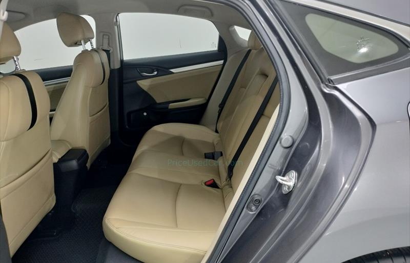 ขายรถเก๋งมือสอง-honda-ฮอนด้า-civic-ซีวิค-รถปี2020-รหัส76951-53570b01.jpg ขายรถเก๋งมือสอง-honda-ฮอนด้า-civic-ซีวิค-รถปี2020-รหัส76951-53570b01.jpg