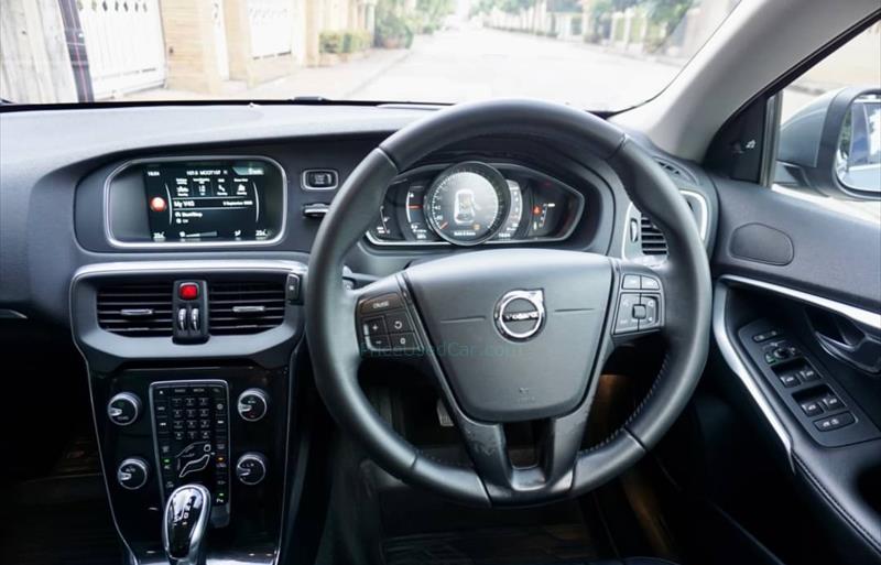 ขายรถเก๋งมือสอง-volvo-วอลโว่-v40-รถปี2017-รหัส76970-7660742a.jpg ขายรถเก๋งมือสอง-volvo-วอลโว่-v40-รถปี2017-รหัส76970-7660742a.jpg
