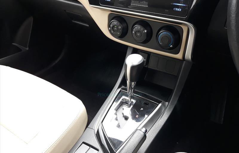 ขายรถเก๋งมือสอง-toyota-โตโยต้า-altis-อัลติส-รถปี2018-รหัส77014-5870973b.jpg ขายรถเก๋งมือสอง-toyota-โตโยต้า-altis-อัลติส-รถปี2018-รหัส77014-5870973b.jpg