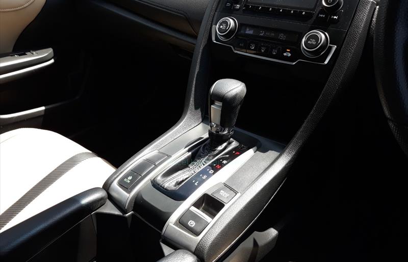 ขายรถเก๋งมือสอง-honda-ฮอนด้า-civic-ซีวิค-รถปี2019-รหัส77016-e9f6650b.jpg ขายรถเก๋งมือสอง-honda-ฮอนด้า-civic-ซีวิค-รถปี2019-รหัส77016-e9f6650b.jpg