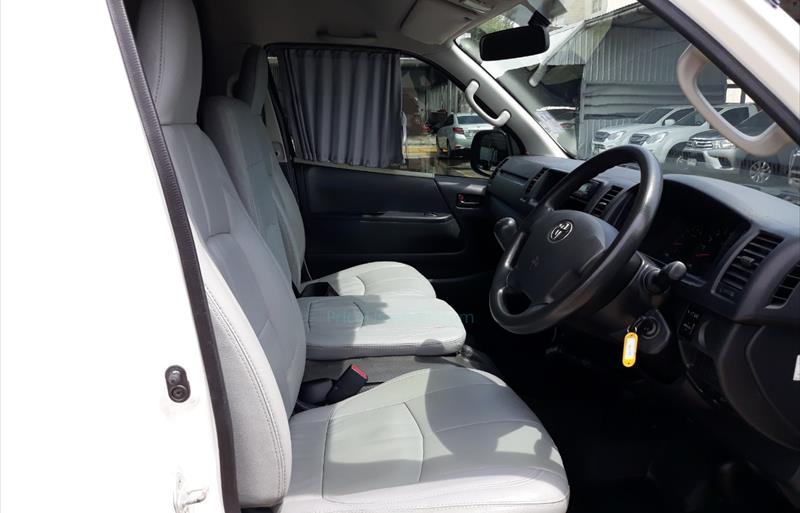 ขายรถตู้มือสอง-toyota-โตโยต้า-commuter-คอมมิวเตอร์-รถปี2018-รหัส77076-7adf4616.jpg ขายรถตู้มือสอง-toyota-โตโยต้า-commuter-คอมมิวเตอร์-รถปี2018-รหัส77076-7adf4616.jpg