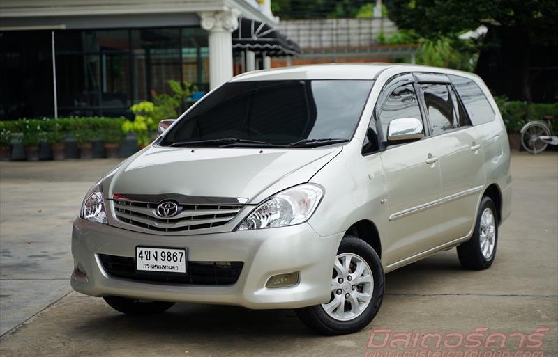 รถตู้มือสอง TOYOTA INNOVA รถปี 2011