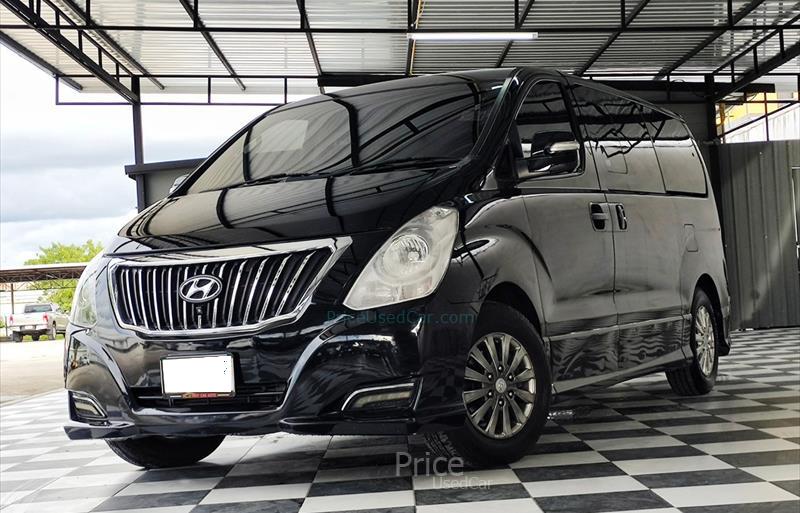 รถตู้มือสอง HYUNDAI H-1 รถปี 2017