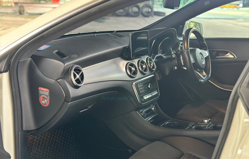 ขายรถเก๋งมือสอง-mercedes-benz-เมอร์เซเดสเบนซ์-cla250-amg-ซีแอลเอสองห้าศูนย์-เอเอ็มจี-รถปี2017-รหัส77218-00c0d6b9.jpg ขายรถเก๋งมือสอง-mercedes-benz-เมอร์เซเดสเบนซ์-cla250-amg-ซีแอลเอสองห้าศูนย์-เอเอ็มจี-รถปี2017-รหัส77218-00c0d6b9.jpg