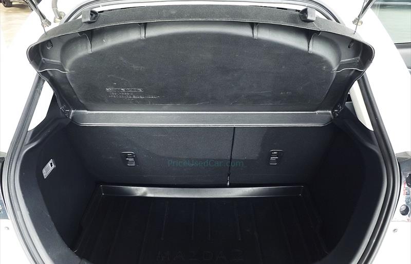 ขายรถเก๋งมือสอง-mazda-มาสด้า-2-สอง-รถปี2022-รหัส77515-49ef16ed.jpg ขายรถเก๋งมือสอง-mazda-มาสด้า-2-สอง-รถปี2022-รหัส77515-49ef16ed.jpg