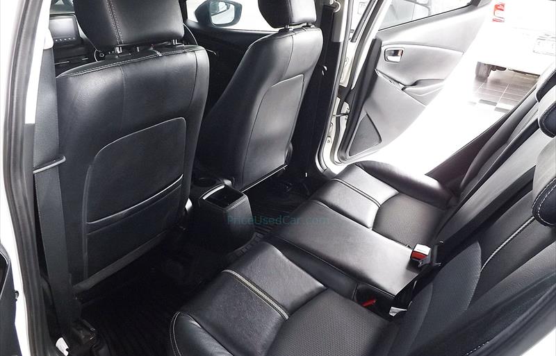ขายรถเก๋งมือสอง-mazda-มาสด้า-2-สอง-รถปี2022-รหัส77515-75d58281.jpg ขายรถเก๋งมือสอง-mazda-มาสด้า-2-สอง-รถปี2022-รหัส77515-75d58281.jpg