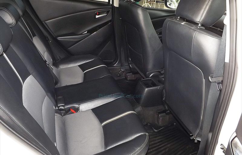 ขายรถเก๋งมือสอง-mazda-มาสด้า-2-สอง-รถปี2022-รหัส77515-a463cb4f.jpg ขายรถเก๋งมือสอง-mazda-มาสด้า-2-สอง-รถปี2022-รหัส77515-a463cb4f.jpg