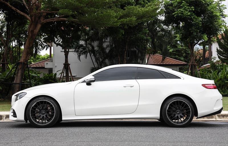 ขายรถเก๋งมือสอง-mercedes-benz-เมอร์เซเดสเบนซ์-e300-อีสามศูนย์ศูนย์-รถปี2017-รหัส77694-364fae30.jpg ขายรถเก๋งมือสอง-mercedes-benz-เมอร์เซเดสเบนซ์-e300-อีสามศูนย์ศูนย์-รถปี2017-รหัส77694-364fae30.jpg