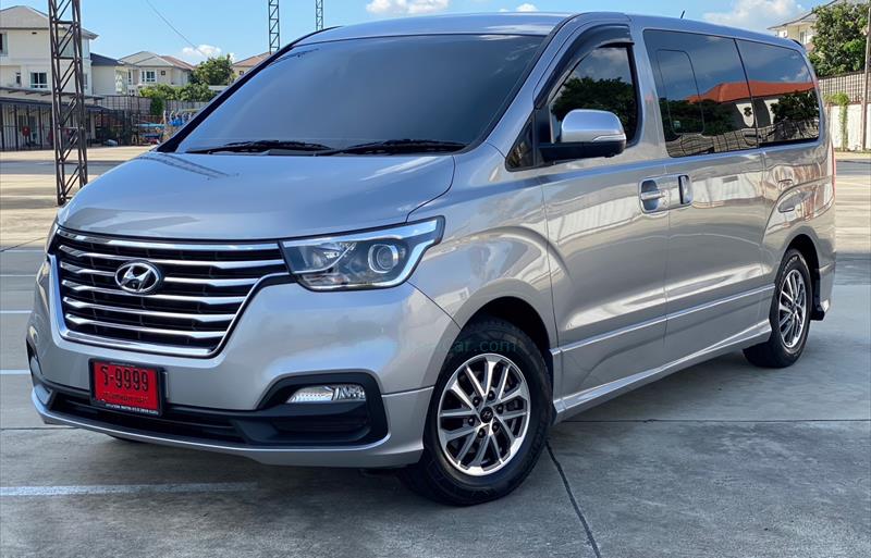 รถตู้มือสอง HYUNDAI H-1 รถปี 2018