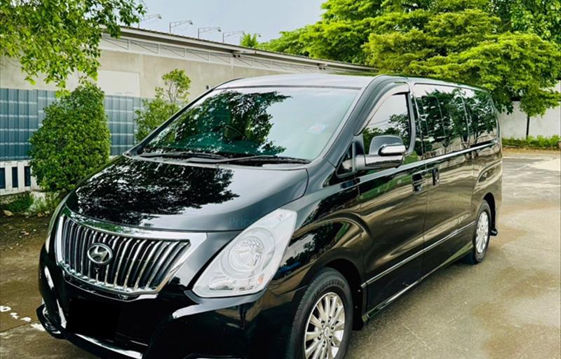 รถตู้มือสอง HYUNDAI H-1 รถปี 2018