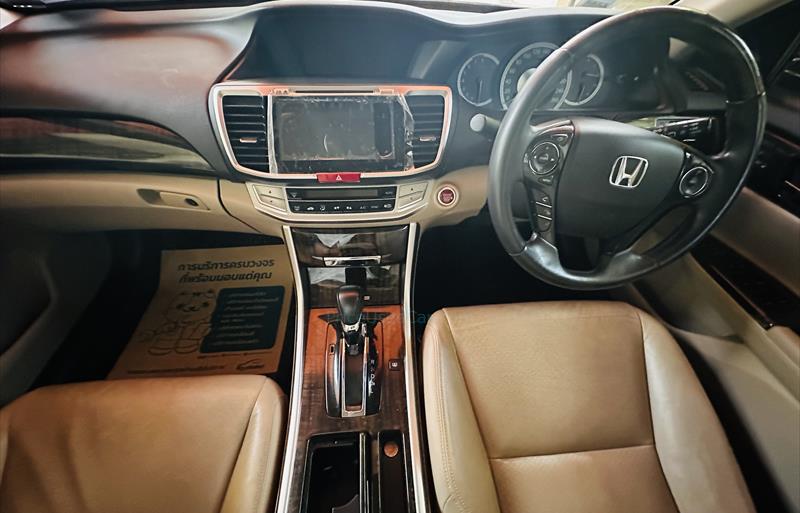 ขายรถเก๋งมือสอง honda accord รถปี2016 รหัส 77837 รูปที่4