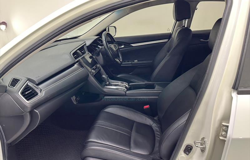 ขายรถเก๋งมือสอง-honda-ฮอนด้า-civic-ซีวิค-รถปี2016-รหัส77853-14027dc6.jpg ขายรถเก๋งมือสอง-honda-ฮอนด้า-civic-ซีวิค-รถปี2016-รหัส77853-14027dc6.jpg