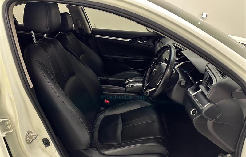 ขายรถเก๋งมือสอง-honda-ฮอนด้า-civic-ซีวิค-รถปี2016-รหัส77853-3f205fb6.jpg ขายรถเก๋งมือสอง-honda-ฮอนด้า-civic-ซีวิค-รถปี2016-รหัส77853-3f205fb6.jpg