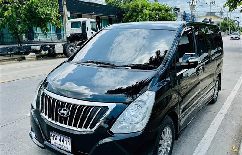 รถตู้มือสอง HYUNDAI H-1 รถปี 2018