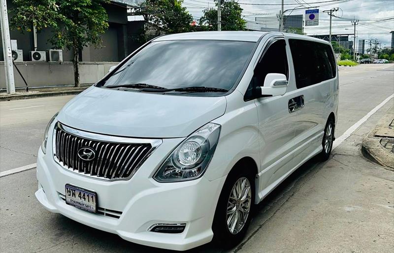 รถตู้มือสอง HYUNDAI H-1 รถปี 2018