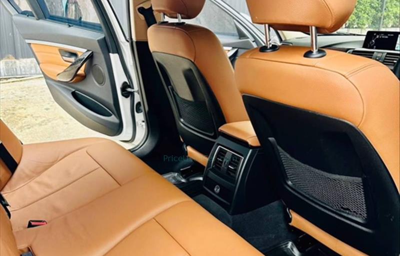 ขายรถเก๋งมือสอง-bmw-บีเอ็มดับบลิว-series-3-ซีรี่ย์3-รถปี2017-รหัส77891-3a5f62e8.jpg ขายรถเก๋งมือสอง-bmw-บีเอ็มดับบลิว-series-3-ซีรี่ย์3-รถปี2017-รหัส77891-3a5f62e8.jpg