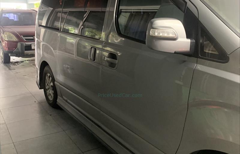 ขายรถตู้มือสอง hyundai h-1 รถปี2010 รหัส 77950 รูปที่2