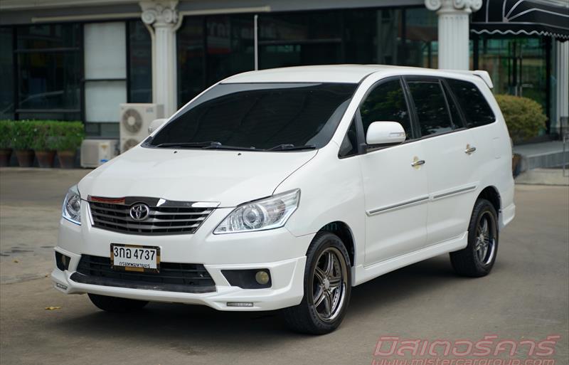 รถตู้มือสอง TOYOTA INNOVA รถปี 2015