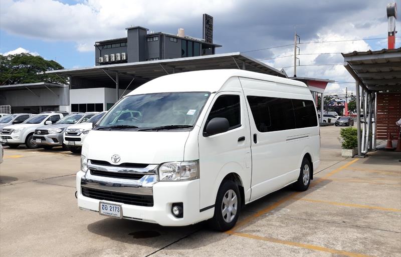 รถตู้มือสอง TOYOTA COMMUTER รถปี 2018