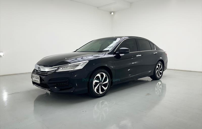 รถเก๋งมือสอง HONDA ACCORD รถปี 2017