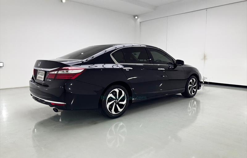 ขายรถเก๋งมือสอง honda accord รถปี2017 รหัส 78295 รูปที่4