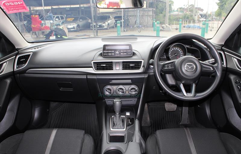 ขายรถเก๋งมือสอง-mazda-มาสด้า-3-สาม-รถปี2018-รหัส78408-f85185cd.jpg ขายรถเก๋งมือสอง-mazda-มาสด้า-3-สาม-รถปี2018-รหัส78408-f85185cd.jpg