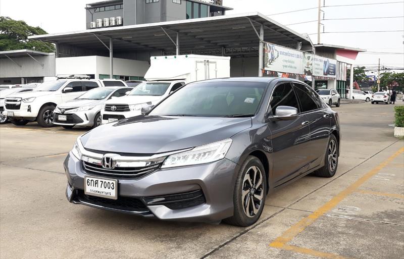 รถเก๋งมือสอง HONDA ACCORD รถปี 2017