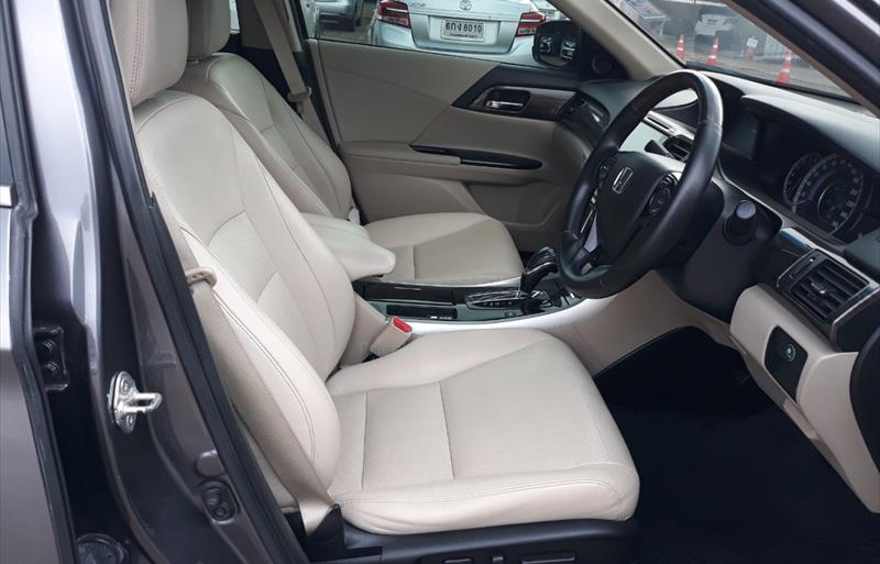 ขายรถเก๋งมือสอง-honda-ฮอนด้า-accord-แอคคอร์ด-รถปี2017-รหัส78409-3fbd1266.jpg ขายรถเก๋งมือสอง-honda-ฮอนด้า-accord-แอคคอร์ด-รถปี2017-รหัส78409-3fbd1266.jpg