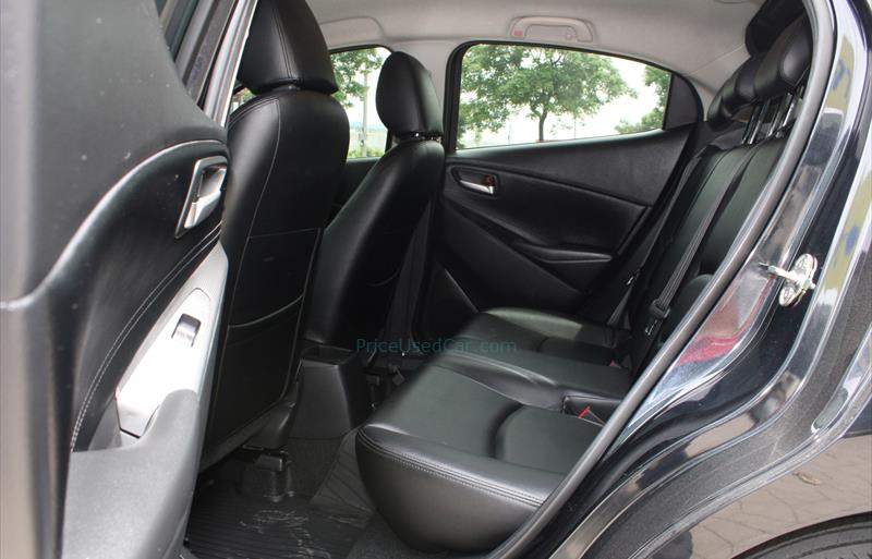 ขายรถเก๋งมือสอง-mazda-มาสด้า-2-สอง-รถปี2022-รหัส78481-108013bb.jpg ขายรถเก๋งมือสอง-mazda-มาสด้า-2-สอง-รถปี2022-รหัส78481-108013bb.jpg