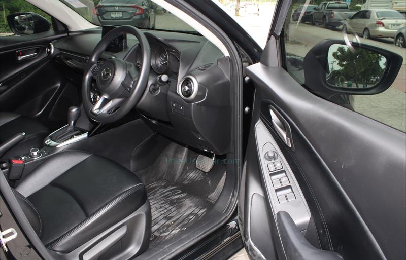ขายรถเก๋งมือสอง-mazda-มาสด้า-2-สอง-รถปี2022-รหัส78481-47578843.jpg ขายรถเก๋งมือสอง-mazda-มาสด้า-2-สอง-รถปี2022-รหัส78481-47578843.jpg