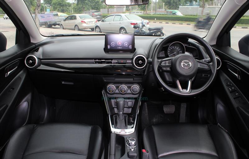 ขายรถเก๋งมือสอง-mazda-มาสด้า-2-สอง-รถปี2022-รหัส78481-9d184d9e.jpg ขายรถเก๋งมือสอง-mazda-มาสด้า-2-สอง-รถปี2022-รหัส78481-9d184d9e.jpg