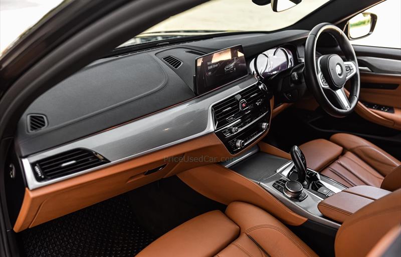 ขายรถเก๋งมือสอง-bmw-บีเอ็มดับบลิว-520d-ห้าสองศูนย์ดี-รถปี2018-รหัส78549-41b30e11.jpg ขายรถเก๋งมือสอง-bmw-บีเอ็มดับบลิว-520d-ห้าสองศูนย์ดี-รถปี2018-รหัส78549-41b30e11.jpg