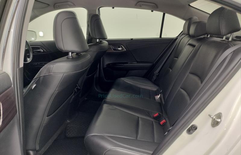 ขายรถเก๋งมือสอง-honda-ฮอนด้า-accord-แอคคอร์ด-รถปี2018-รหัส78587-51e65bef.jpg ขายรถเก๋งมือสอง-honda-ฮอนด้า-accord-แอคคอร์ด-รถปี2018-รหัส78587-51e65bef.jpg