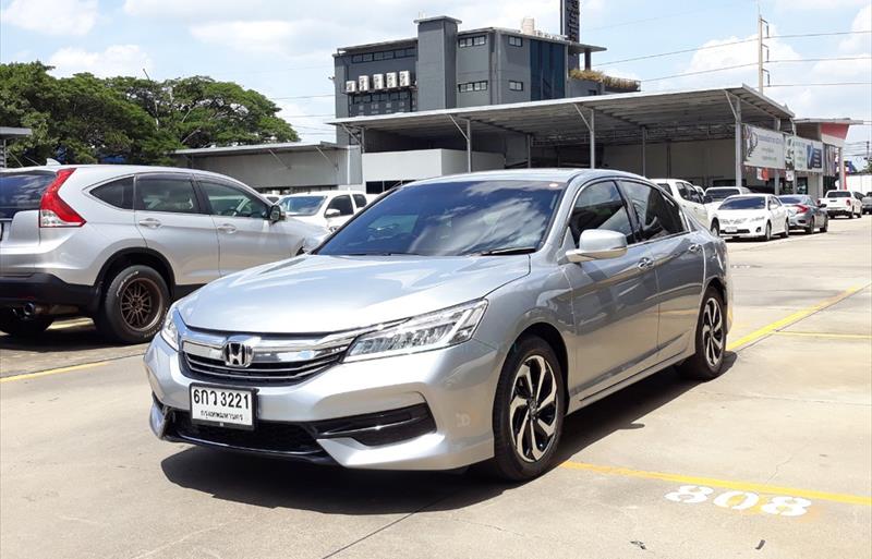 รถเก๋งมือสอง HONDA ACCORD รถปี 2017