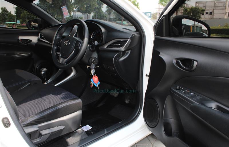 ขายรถเก๋งมือสอง-toyota-โตโยต้า-yaris-ยาริส-รถปี2019-รหัส78617-ce4850e4.jpg ขายรถเก๋งมือสอง-toyota-โตโยต้า-yaris-ยาริส-รถปี2019-รหัส78617-ce4850e4.jpg