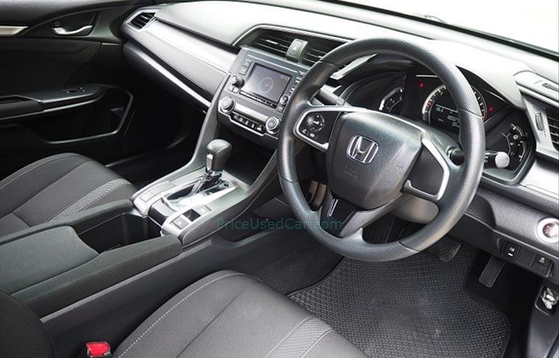 ขายรถเก๋งมือสอง-honda-ฮอนด้า-civic-ซีวิค-รถปี2017-รหัส78688-28979354.jpg ขายรถเก๋งมือสอง-honda-ฮอนด้า-civic-ซีวิค-รถปี2017-รหัส78688-28979354.jpg