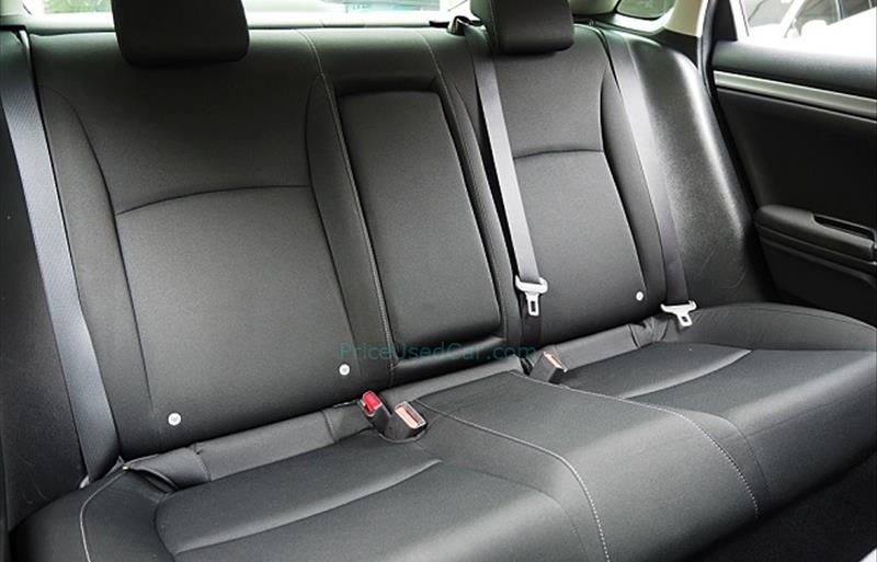 ขายรถเก๋งมือสอง-honda-ฮอนด้า-civic-ซีวิค-รถปี2017-รหัส78688-631b5548.jpg ขายรถเก๋งมือสอง-honda-ฮอนด้า-civic-ซีวิค-รถปี2017-รหัส78688-631b5548.jpg