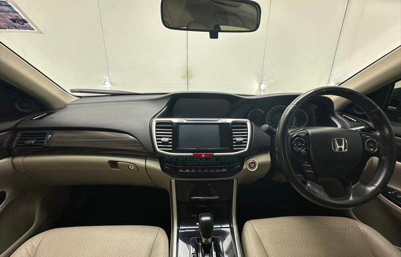 ขายรถเก๋งมือสอง-honda-ฮอนด้า-accord-แอคคอร์ด-รถปี2017-รหัส78939-ec98f56d.jpg ขายรถเก๋งมือสอง-honda-ฮอนด้า-accord-แอคคอร์ด-รถปี2017-รหัส78939-ec98f56d.jpg