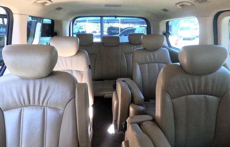 ขายรถตู้มือสอง hyundai h-1 รถปี2015 รหัส 79014 รูปที่10